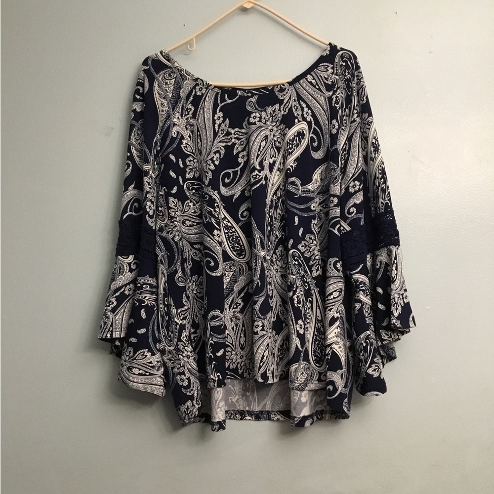 ROOMMATES SHIRT - Picture 10 of 12